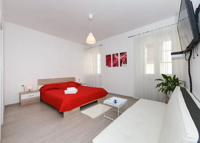 Old Town Guest house 4*